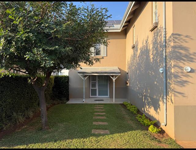 4 BEDROOM TOWNHOUSE FOR SALE IN CASHAN